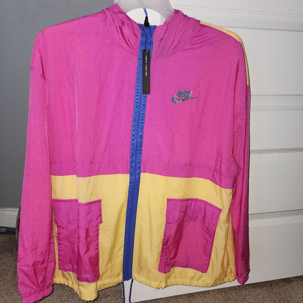 Windbreaker - Picture 4 of 7